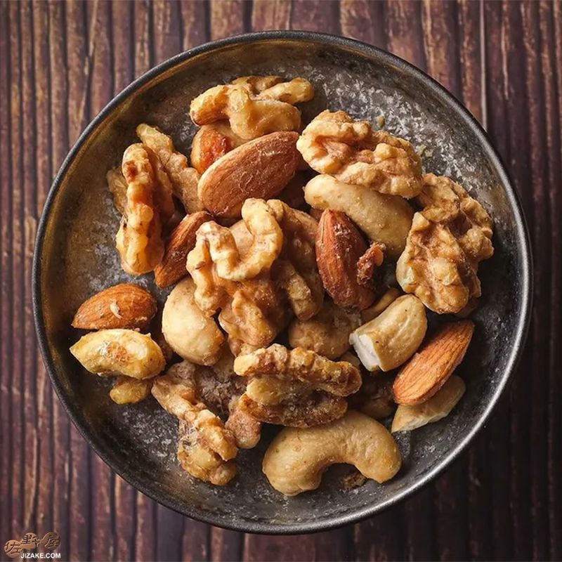 ◇ベジタス 燻製吟醸ナッツ 50g | 日本酒専門店 佐野屋 JIZAKE.COM